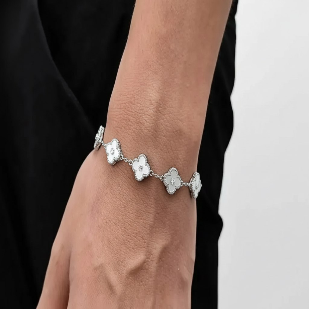 Armband mit Kleeblattmotiv